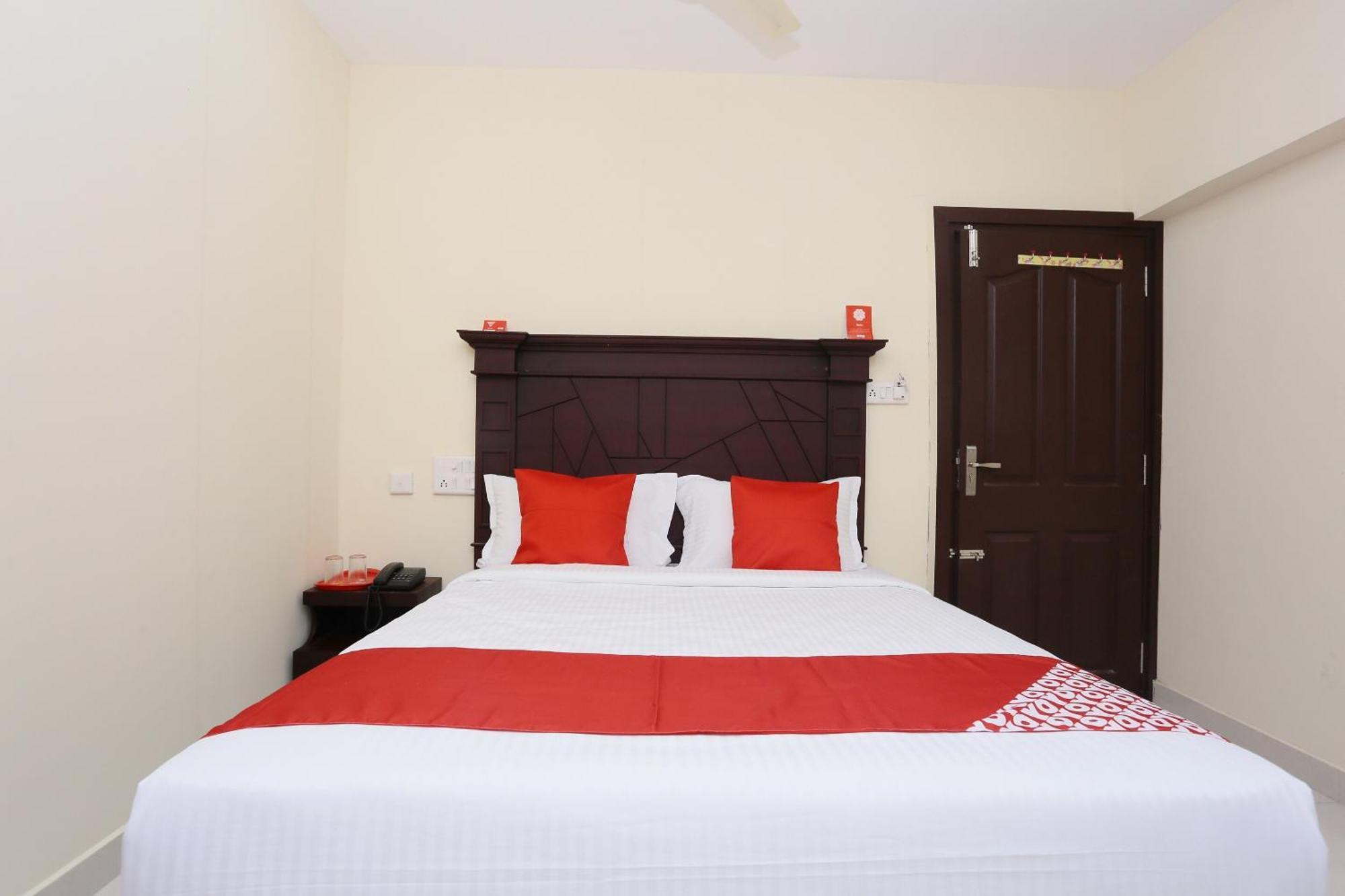Hotel O Malabar Plaza Kochi Exterior photo