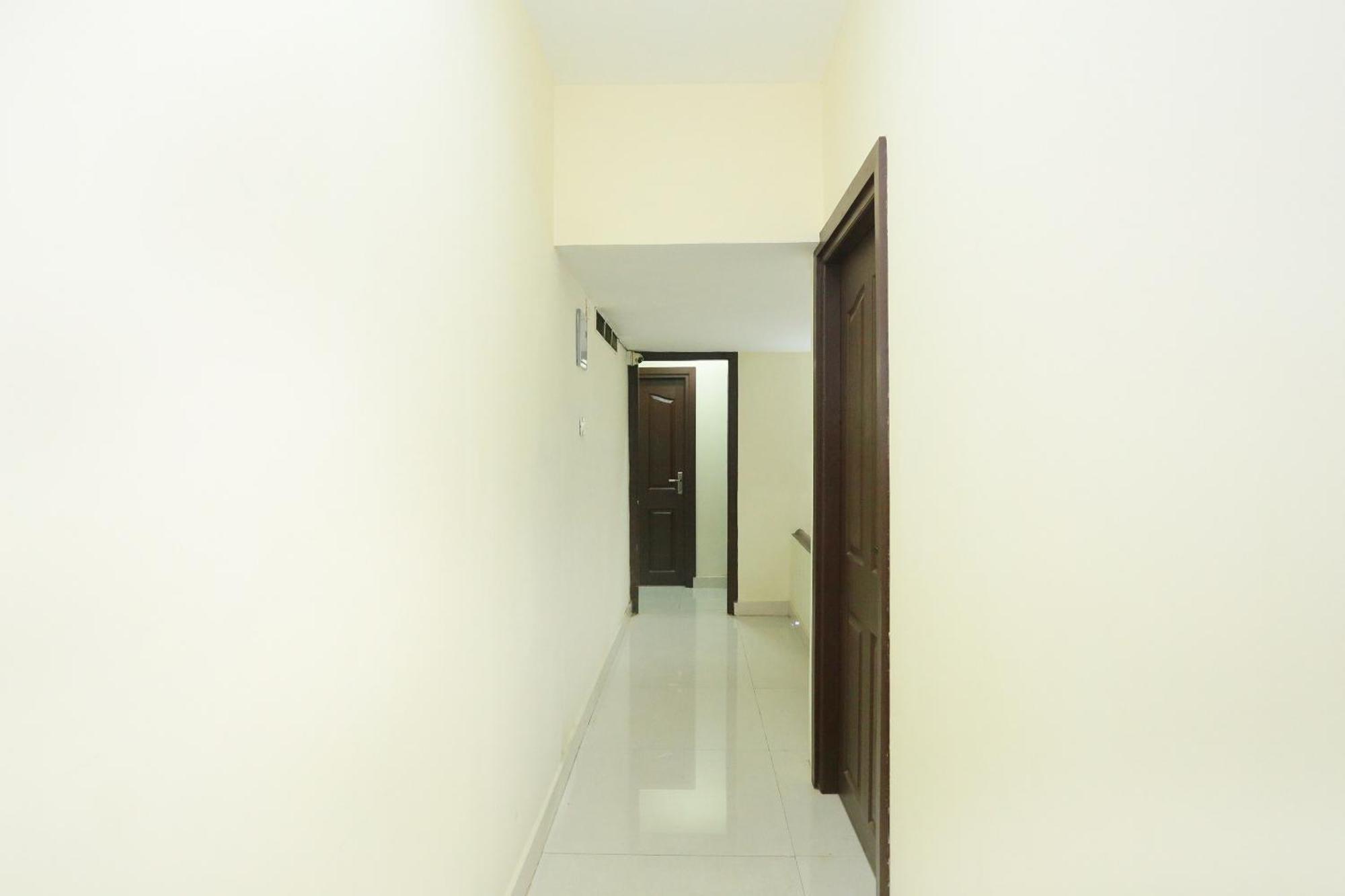 Hotel O Malabar Plaza Kochi Exterior photo